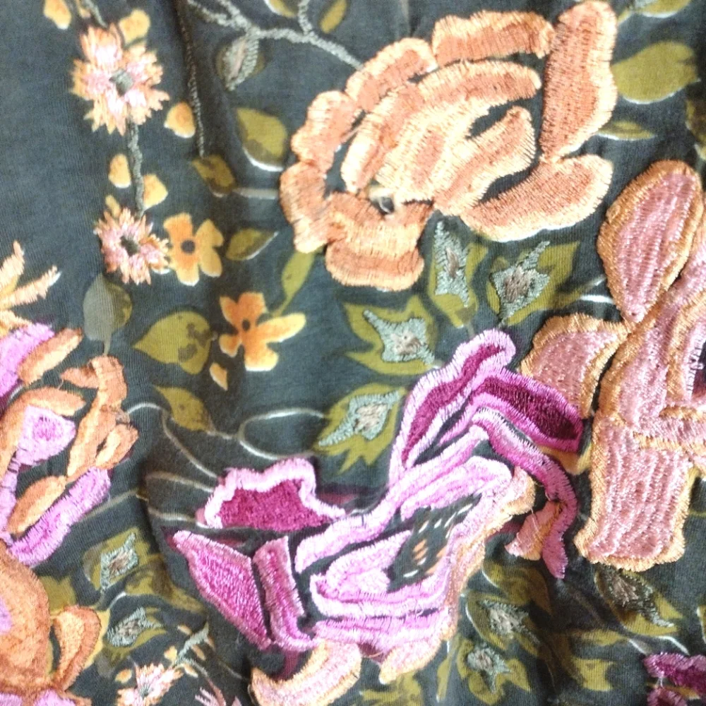Biography Floral Embroidered Top - Picture 3 of 5